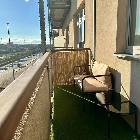 Apartment Ceskomoravska - O2 Arena Prag Exterior foto
