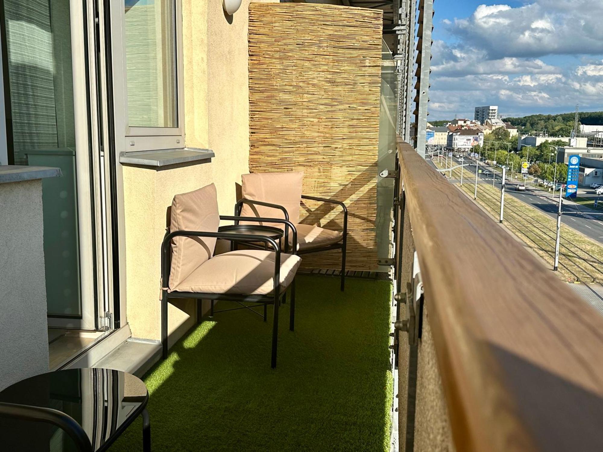 Apartment Ceskomoravska - O2 Arena Prag Exterior foto